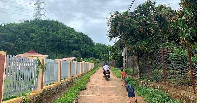 Các tuyến đường liên xã được Nà Bó đầu tư và mở rộng, tạo điều kiện cho người dân đi lại thuận tiện.