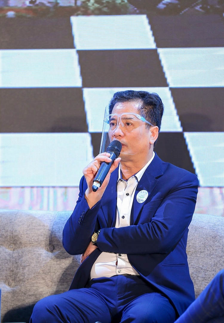 Tại talk show “Thế giới mới – Trật tự mới” trong khuôn khổ sự kiện, TS. Nguyễn Văn Đính - Phó Tổng Thư ký Hiệp hội BĐS Việt Nam, Chủ tịch Hội Môi giới BĐS Việt Nam đánh giá cao sức bật của thị trường BĐS nghỉ dưỡng so với các ngành kinh tế khác khi vẫn đang sở hữu lực cầu mạnh mẽ. Theo ông Đính, hiện nay có khoảng 10 khu vực được đầu tư rất mạnh, có năng lực đón khách và giữ chân du khách để tạo ra tăng trưởng kinh tế. Trong đó, Quảng Bình là một trong những cái tên đáng chú ý nhờ hạ tầng phát triển nhanh và nhiều chương trình kích cầu du lịch, cùng một số vùng đất còn nhiều dư địa như Quảng Ninh, Quy Nhơn, Phú Quốc… đang thiết lập một trật tự mới trên thị trường BĐS nghỉ dưỡng.