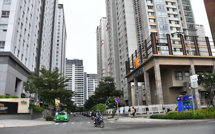 Bộ Xây dựng cho rằng những doanh nghiệp BĐS lớn vẫn sống khoẻ giữa mùa dịch, còn những doanh nghiệp bé đều có kết quả kinh doanh khó khả quan.