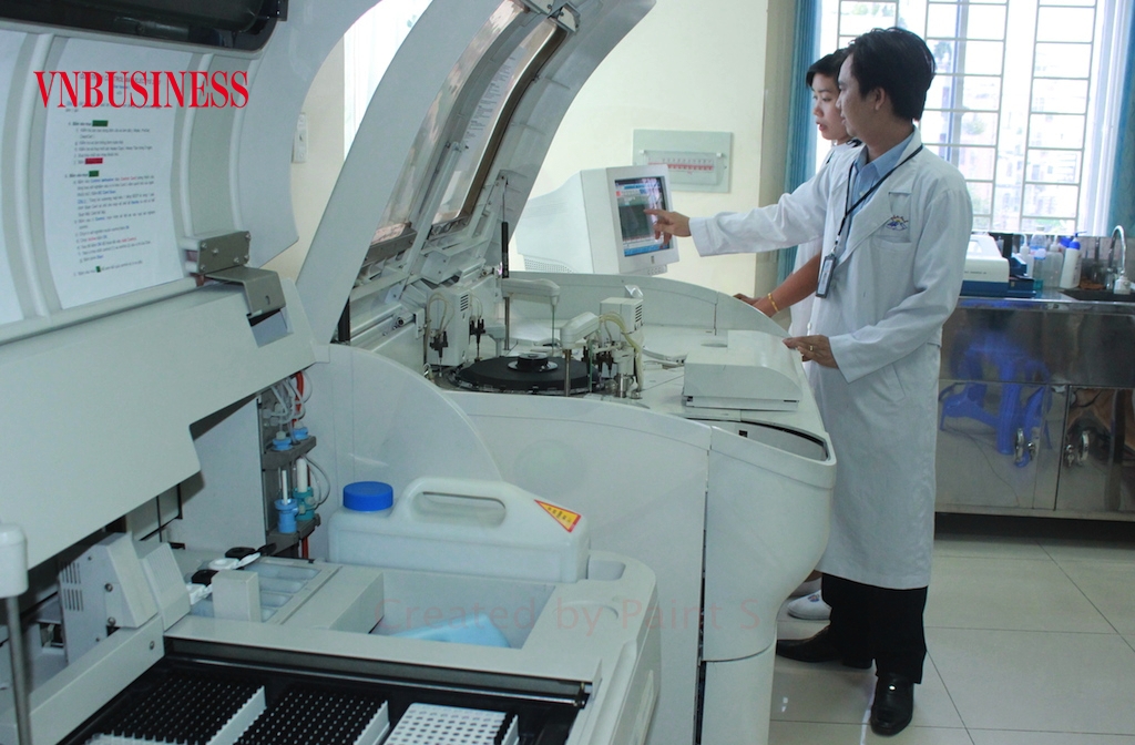 Quy định công khai giá trang thiết bị y tế đang đòi hỏi cần có tính hợp lý và khả thi hơn.