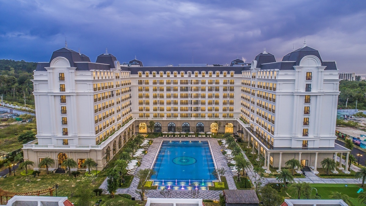 VinHolidays đang hút mạnh dòng khách du lịch lẫn dòng tiền đầu tư.