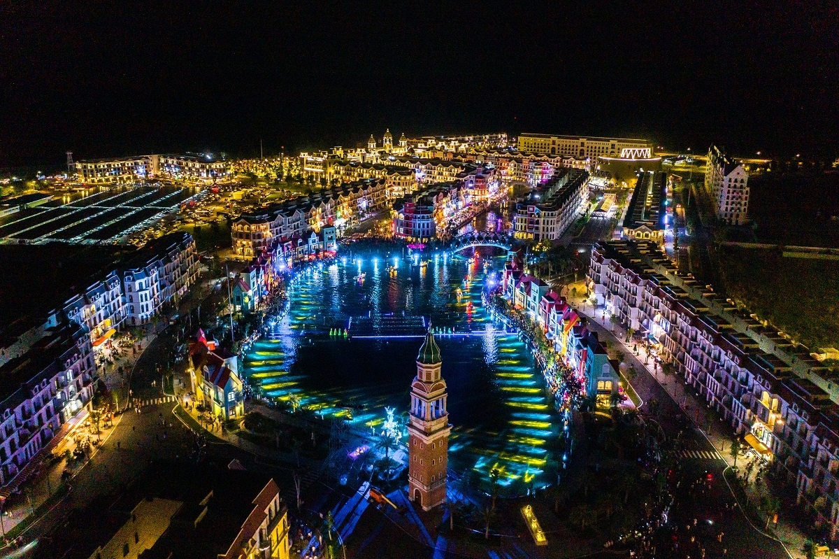 VinHolidays hưởng trọn sự sầm uất của siêu quần thể Phú Quốc United Center giữa Bắc đảo.