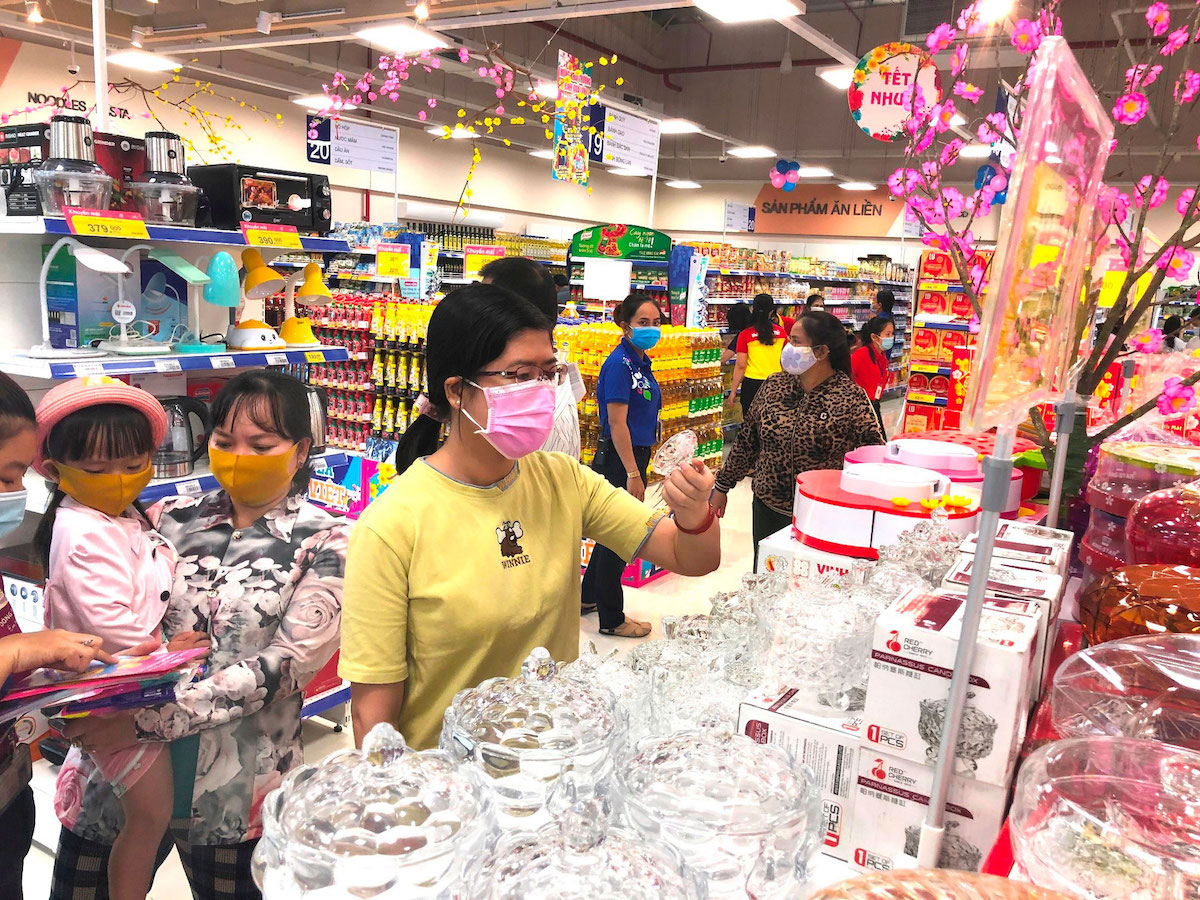 Doanh nghiệp bán lẻ kỳ vọng lớn vào Tết Nguyên đán, tăng lượng hàng dự trữ từ 5-25%.