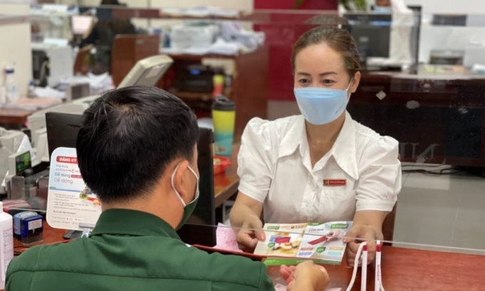 Các dịch vụ do hệ thống ngân hàng cung cấp, hiện vẫn có sự chênh lệch rất lớn giữa khu vực thành thị và khu vực nông thôn.