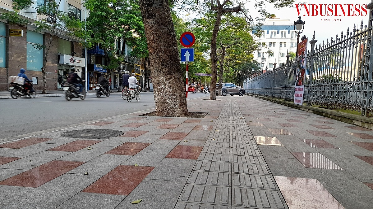 Một trong 6 tuyến vỉa hè đã hoàn thành và đưa vào sử dụng.