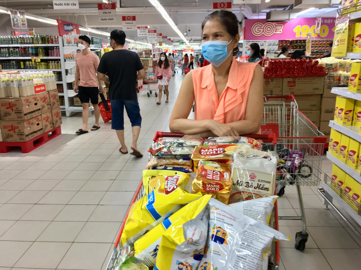 Nguy cơ giá cả hàng hóa 'leo thang' vào dịp cuối năm.