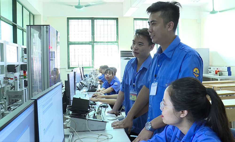 Công tác hướng nghiệp hiệu quả giúp học sinh phổ thông định hướng tương lai tốt hơn.