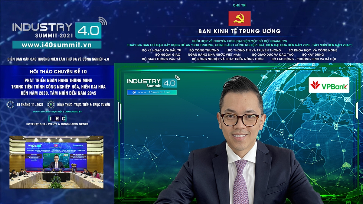 Ông Phùng Duy Khương – Phó Tổng giám đốc kiêm Giám đốc Khối Khách hàng cá nhân của VPBank, khẳng định thói quen và hoạt động tài chính của khách hàng đang biến đổi từng ngày, vì vậy các ngân hàng sẽ ngày càng phải thông minh hơn.