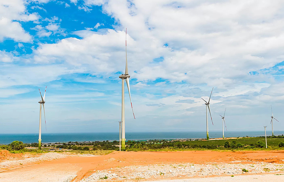 Turbine gió ở Phan Rang, Việt Nam. Ảnh: Yarochkins