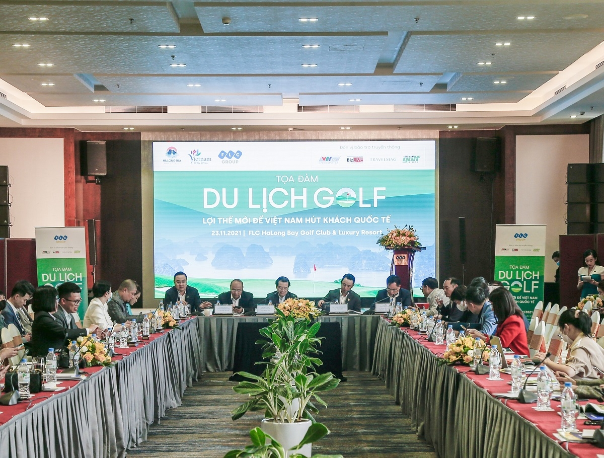 Tọa đàm “Du lịch golf – Lợi thế mới để Việt Nam hút khách quốc tế” diễn ra tại FLC Hạ Long (Quảng Ninh) ngày 23/11.
