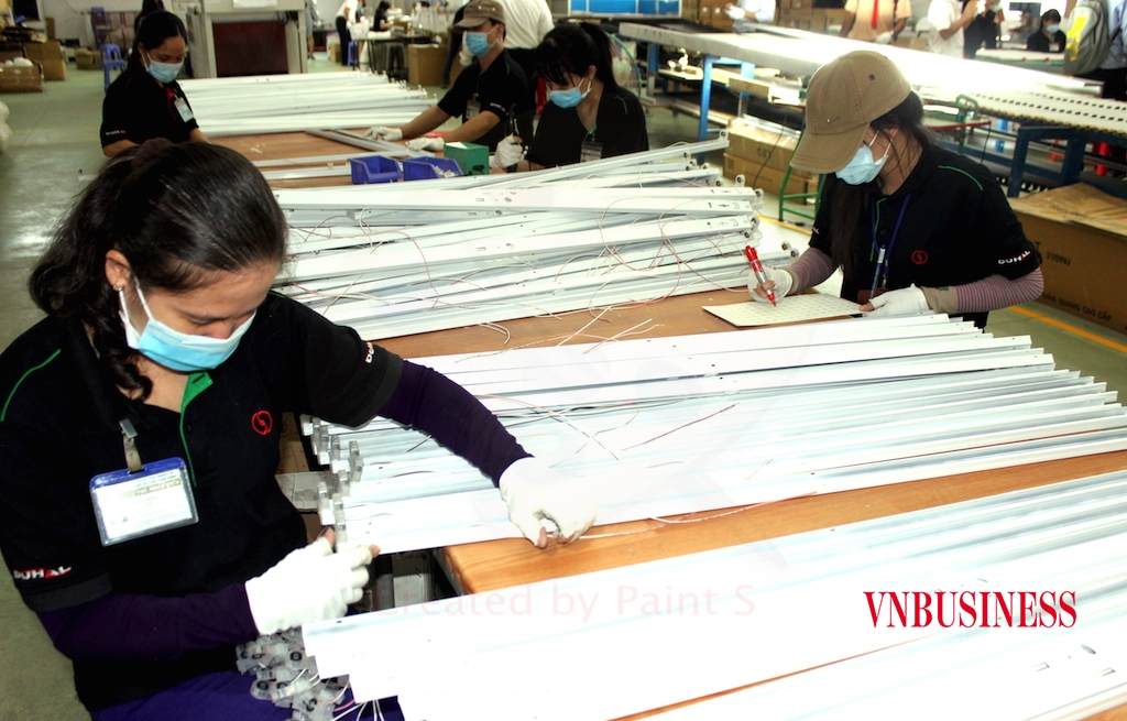 “Buôn tài không bằng dài vốn” đang là thách thức lớn cho các DN vừa và nhỏ (vốn đã bị “bào mòn” trong đại dịch Covid-19) trong việc phục hồi sức tăng trưởng.