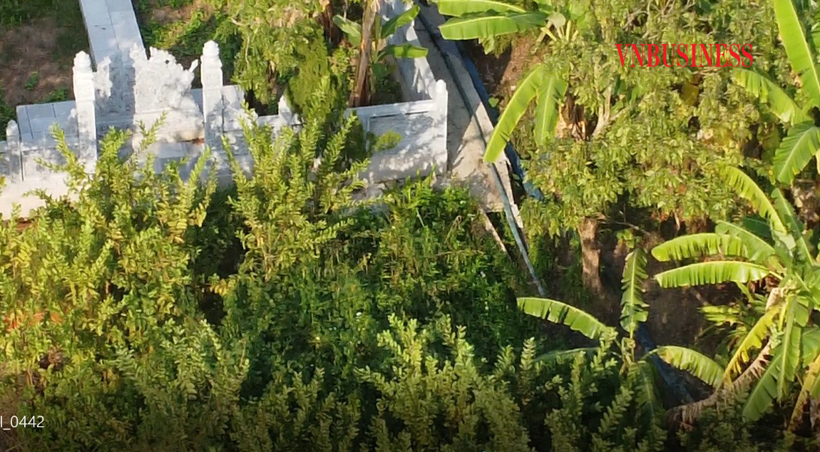 Hệ thống ống dẫn chất thải được che gi