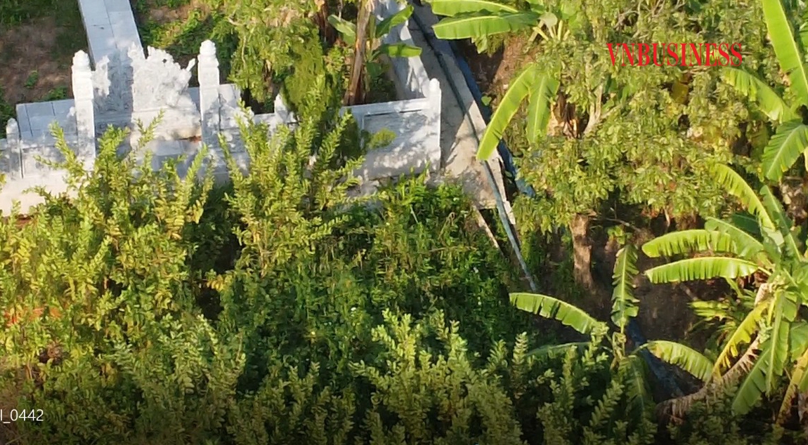 Hệ thống ống dẫn chất thải được che gi