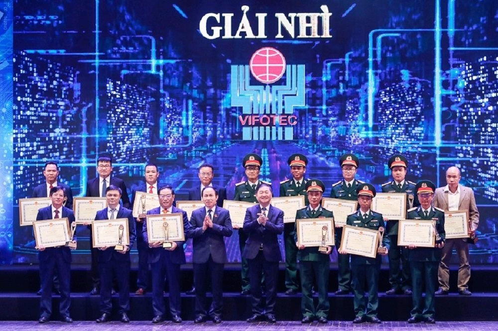 Giải nhì Vifotec năm 2020.