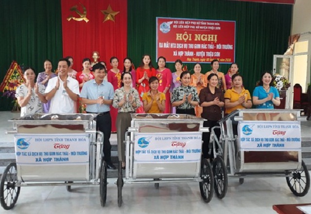 Các HTX môi trường do phụ nữ làm chủ đã góp phần tạo cảnh quan xanh, sạch, đẹp.