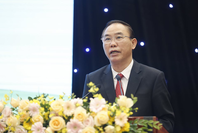 Thứ trưởng Bộ NN&PTNT Phùng Đức Tiến.