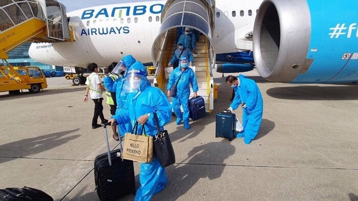 Kế hoạch mở đường bay quốc tế có thể bị ảnh hưởng khi gần đây có thêm biến chủng mới của virus SARS-CoV-2.