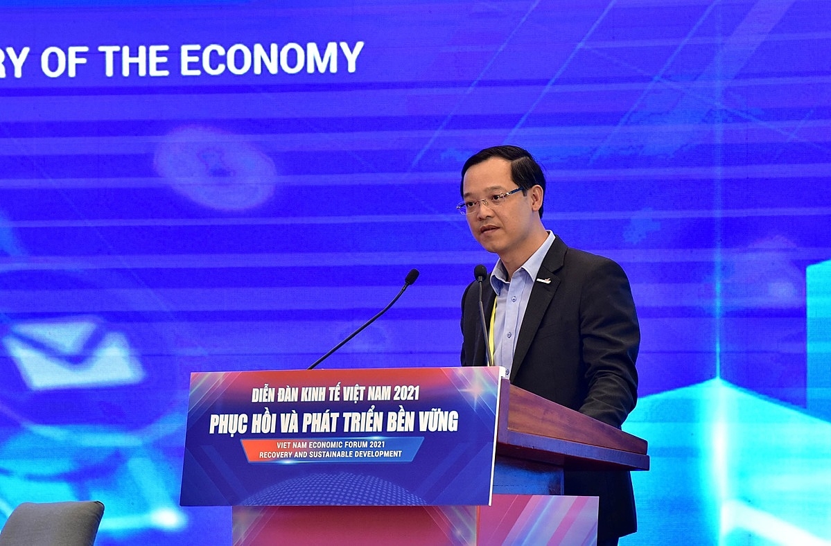 Ông Trương Anh Dũng, Tổng Cục trưởng Tổng Cục Giáo dục nghề nghiệp, Bộ Lao động Thương binh và Xã hội phát biểu tại Diễn đàn Kinh tế Việt Nam 2021- Phục hồi và phát triển bền vững ngày 5/12.