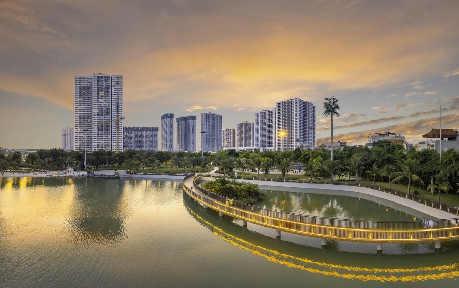 Bất động sản Hà Nội đang là “miếng bánh ngon” của nhiều nhà đầu tư tại khu vực tỉnh.