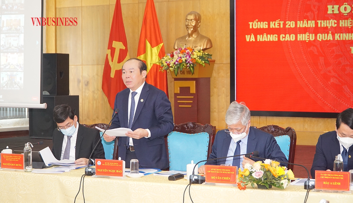 Hội nghị toàn quốc về tổng kết 20 năm thực hiện Nghị quyết số 13-NQ/TW và tổng kết 10 năm thi hành Luật HTX 2012 diễn ra dưới hình thức trực tuyến với hơn 60 điểm cầu tại các tỉnh/thành phố trên cả nước.