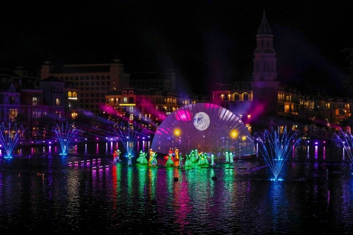 Những siêu show thực cảnh mãn nhãn tại các quần thể Vinpearl.