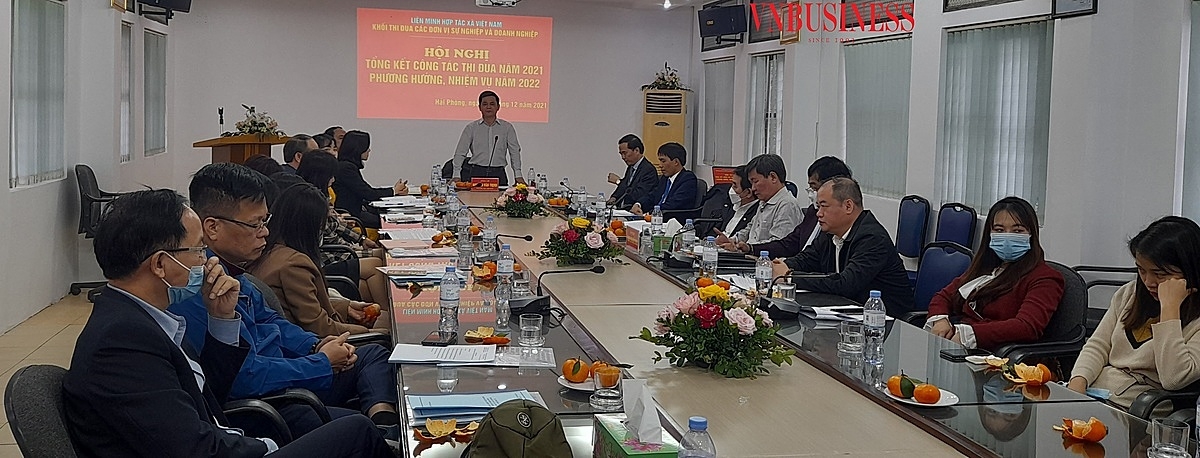 Các đại biểu tham dự hội nghị.