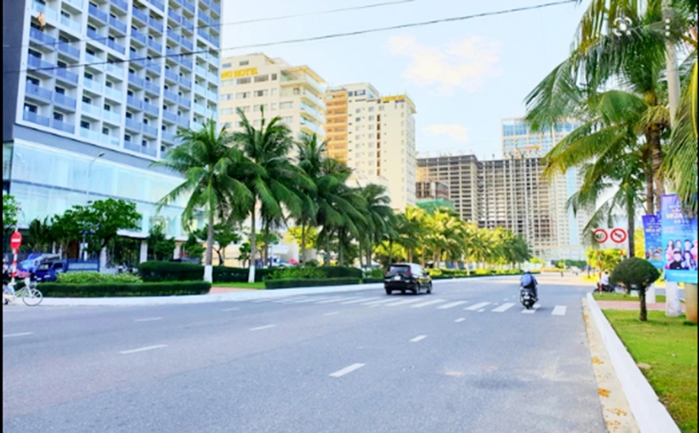 Kinh doanh khách sạn gặp khó đang dẫn đến một làn sóng rao bán chưa từng có. Ảnh: LTM.