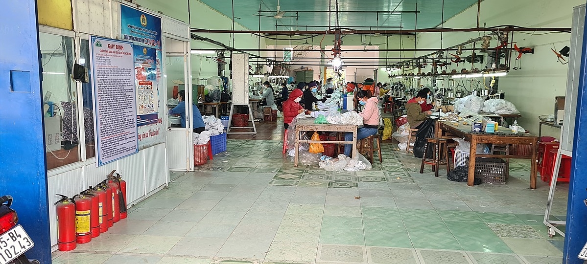 Sản xuất phải bảo đảm an toàn.