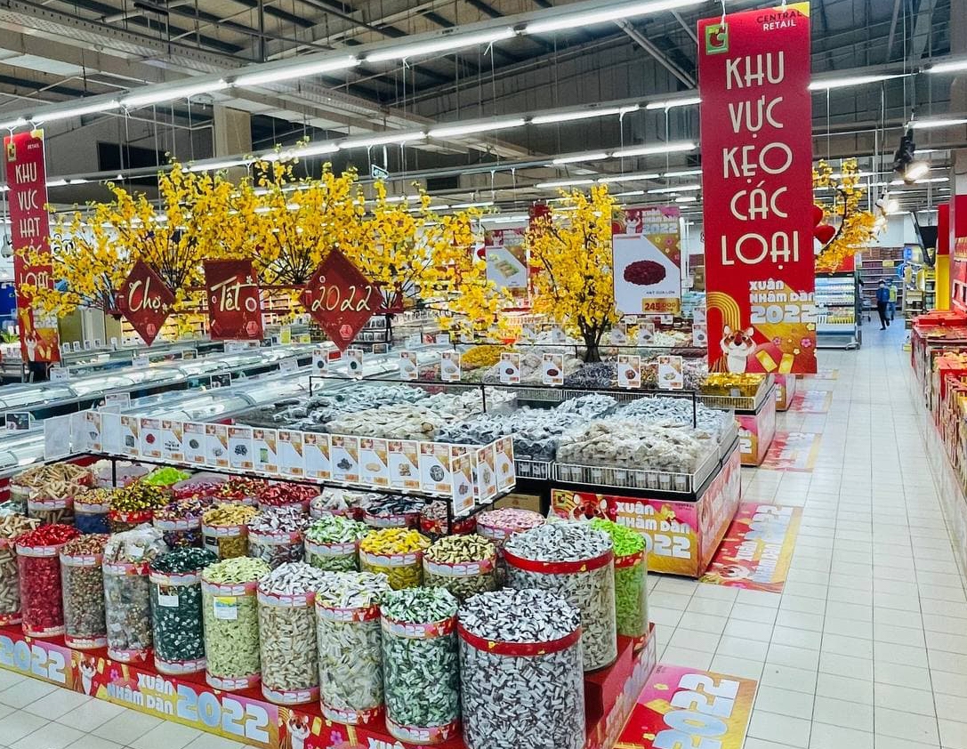 Hàng hóa phong phú và đa dạng ngập tràn trên các kệ tại siêu thị BigC.