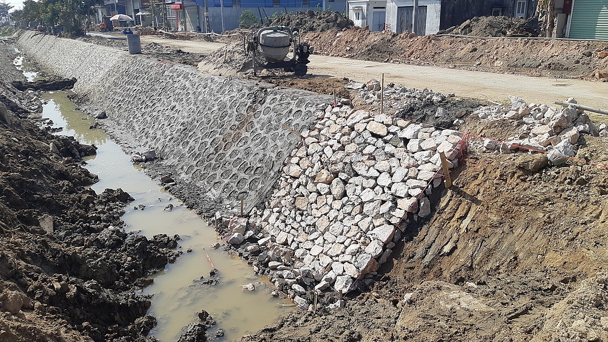 Toàn bộ khối lượng tuyến kè xây mới sẽ không được tính vào khối lượng công việc thực hiện của dự án