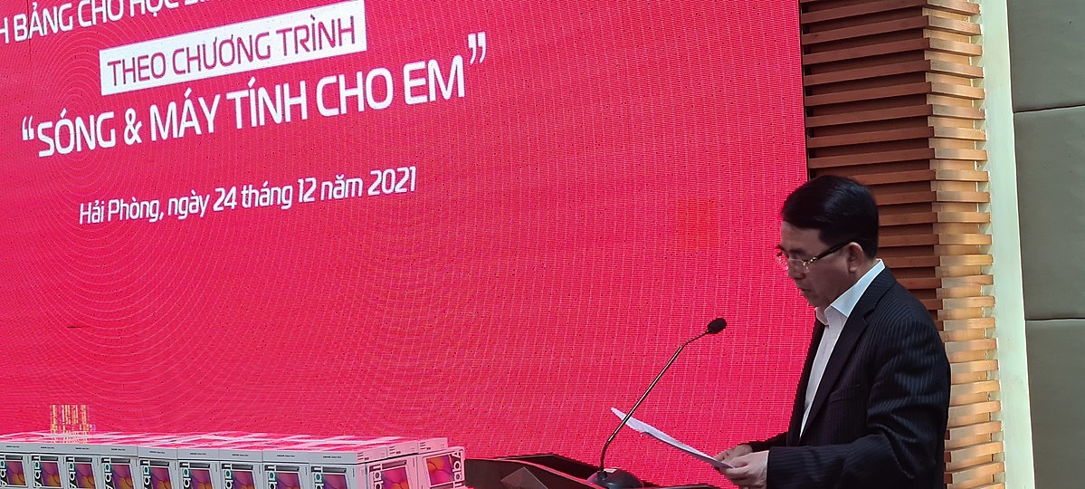 Ông Lê Khắc Nam đánh giá cao nghĩa cử của nhà tài trợ Viettel.