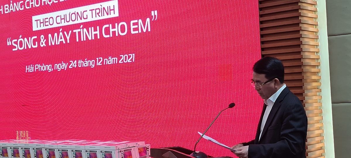 Ông Lê Khắc Nam đánh giá cao nghĩa cử của nhà tài trợ Viettel.