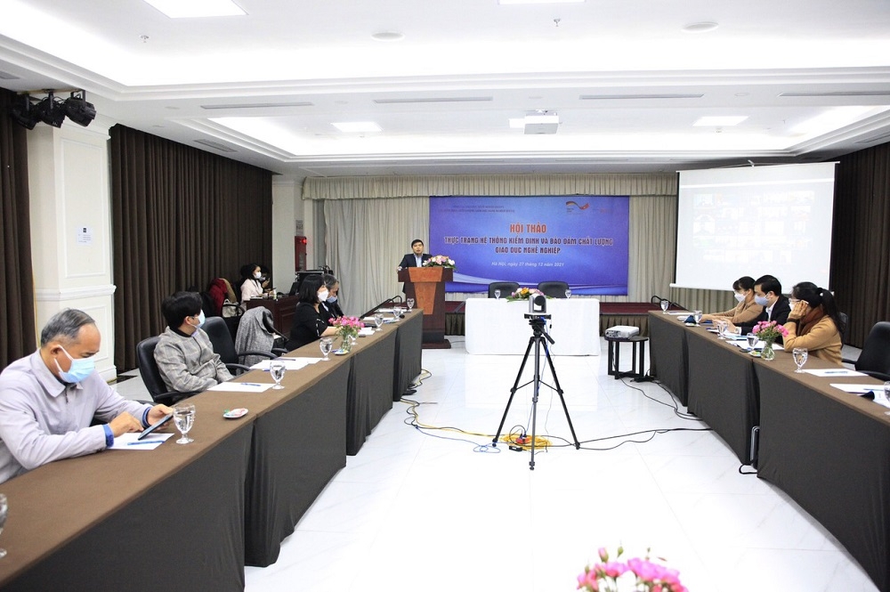 Hội thảo thực trạng hệ thống kiểm định và bảo đảm chất lượng giáo dục nghề nghiệp được tổ chức theo hình thức trực tiếp và trực tuyến.