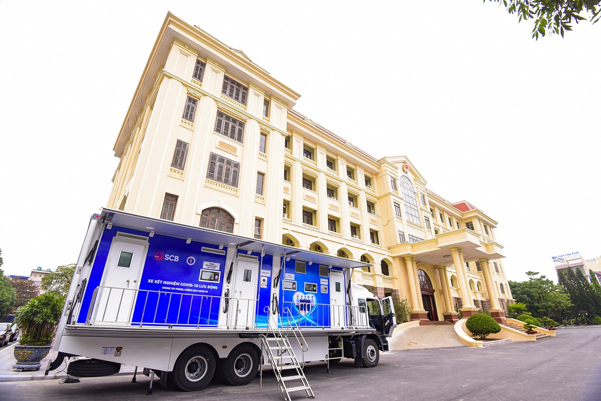 Xe chuyên dụng xét nghiệm lưu động Mitsubishi Fuso FJ (6x2) được thiết kế trên nền xe cơ sở Mitsubisshi Fuso (Nhật Bản).