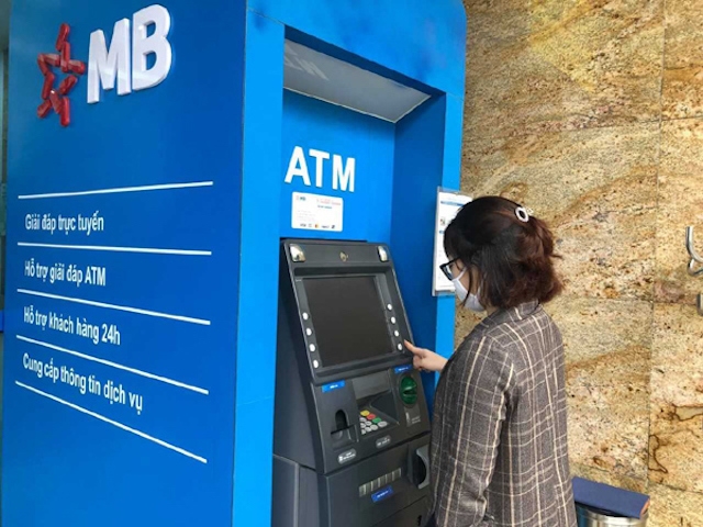 Nhu cầu rút tiền mặt tại ATM dịp Tết 2022 sẽ giảm nhờ thanh toán không dùng tiền mặt đang bùng nổ