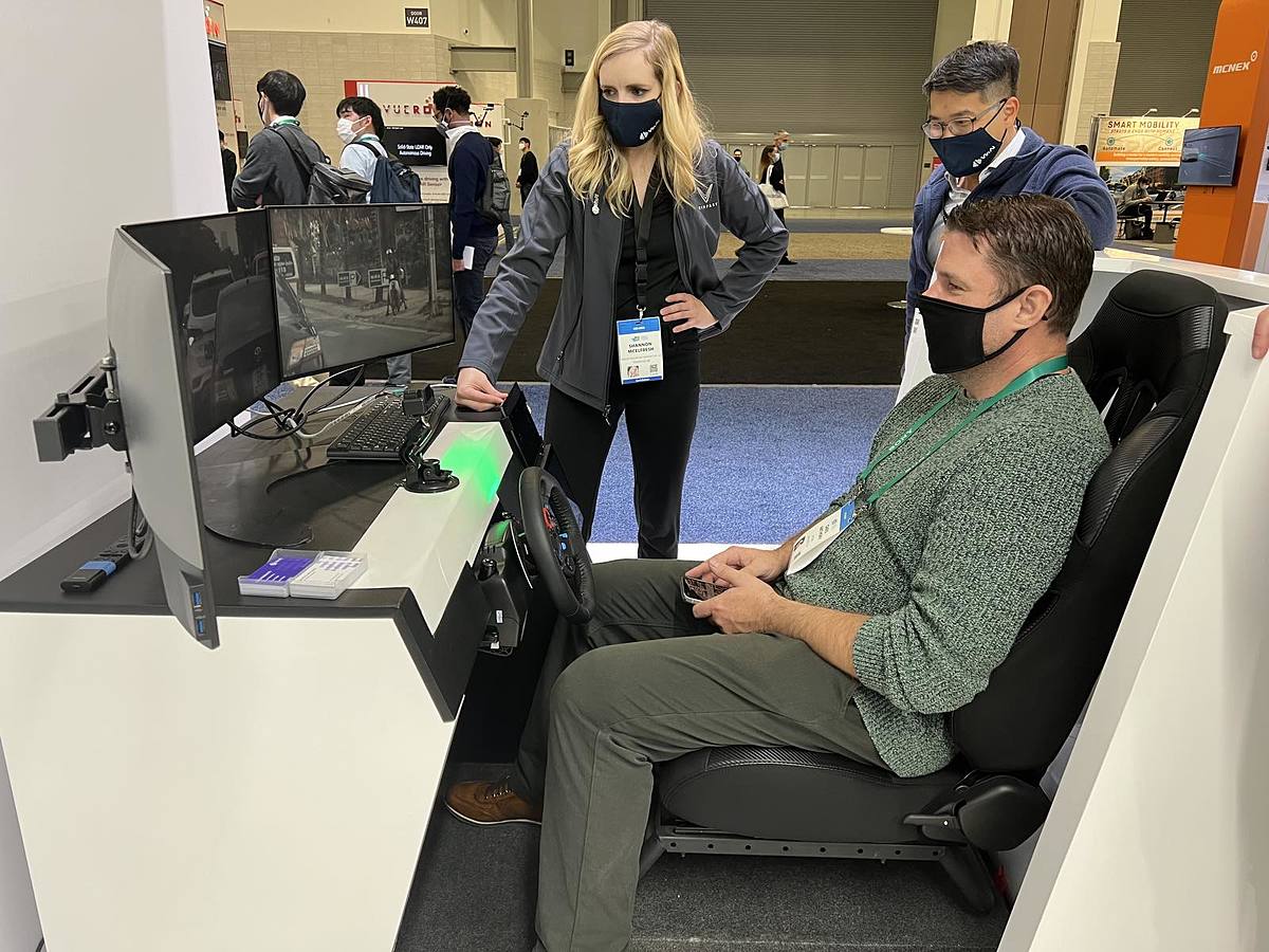 Hệ thống giám sát ngừoi lái của VinAI.