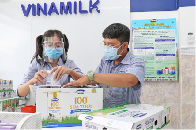 Các sản phẩm sẽ được nhân viên cửa hàng Giấc Mơ Sữa Việt nhanh chóng chuyển đến tận tay người tiêu dùng.