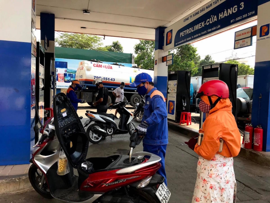 Giá xăng dầu đồng loạt được điều chỉnh tăng vào chiều 11/1.