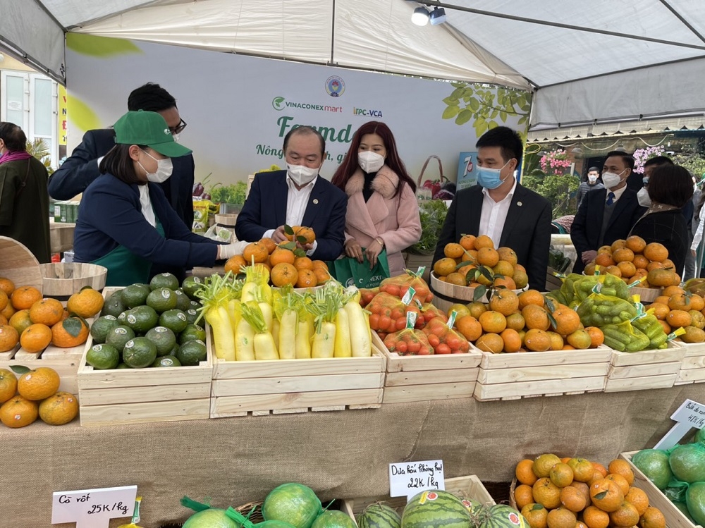Chủ tịch Liên minh HTX Việt Nam Nguyễn Ngọc Bảo cho biết, tiêu thụ nông sản theo mô hình Farmday góp phần mở đầu ra cho các HTX đồng thời bình ổn định giá cả thị trường.