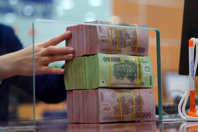 VNDirect dự báo, lãi suất tiết kiệm trong năm 2022 sẽ tăng 0,3-0,5 điểm %.