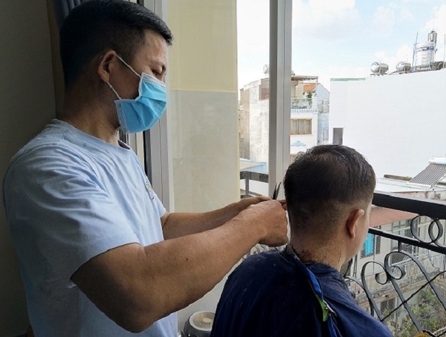 Dịch vụ cắt tóc tại nhà được nhiều người lựa chọn