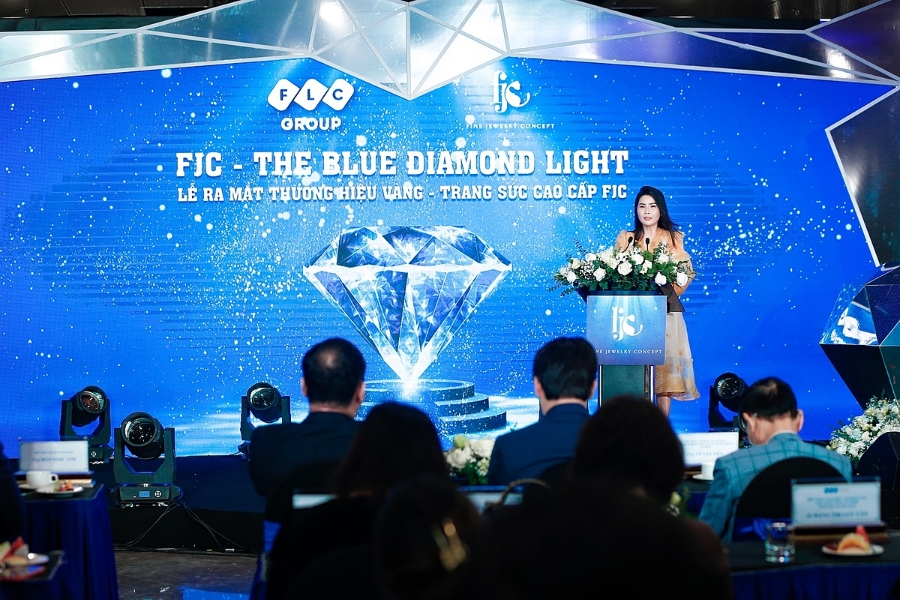 Bà Đặng Thị Lưu Vân, Phó Tổng Giám đốc Tập đoàn FLC, Chủ tịch FJC phát biểu tại sự kiện.