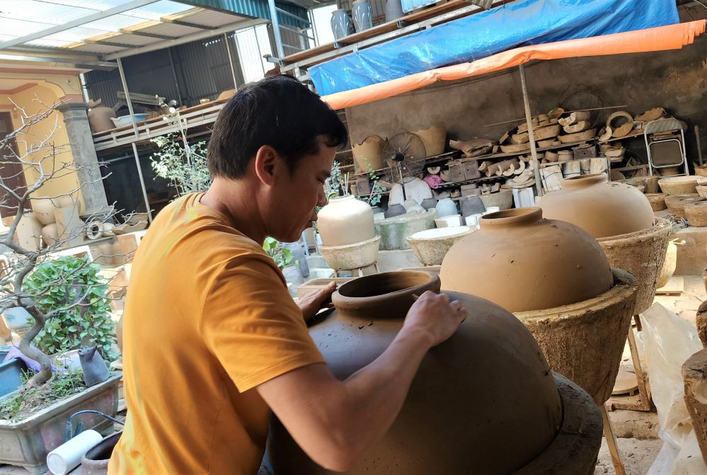 Chất đất sét đặc biệt ở Hương Canh tạo nên sản phẩm bền chắc.
