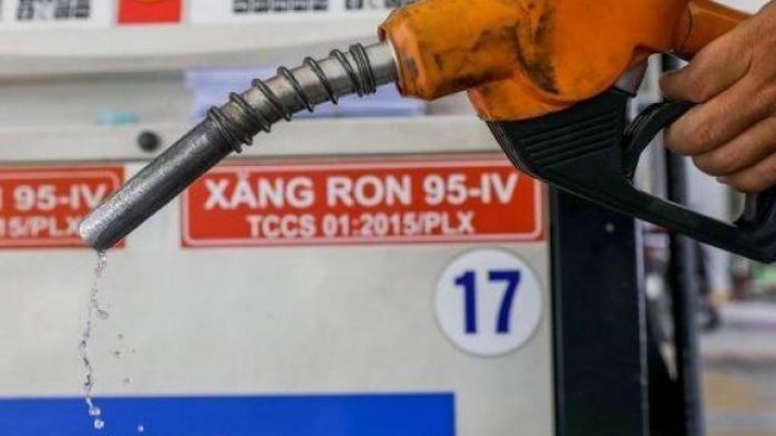 Sau Tết Nguyên đán, nguồn cung xăng dầu trở nên căng thẳng.