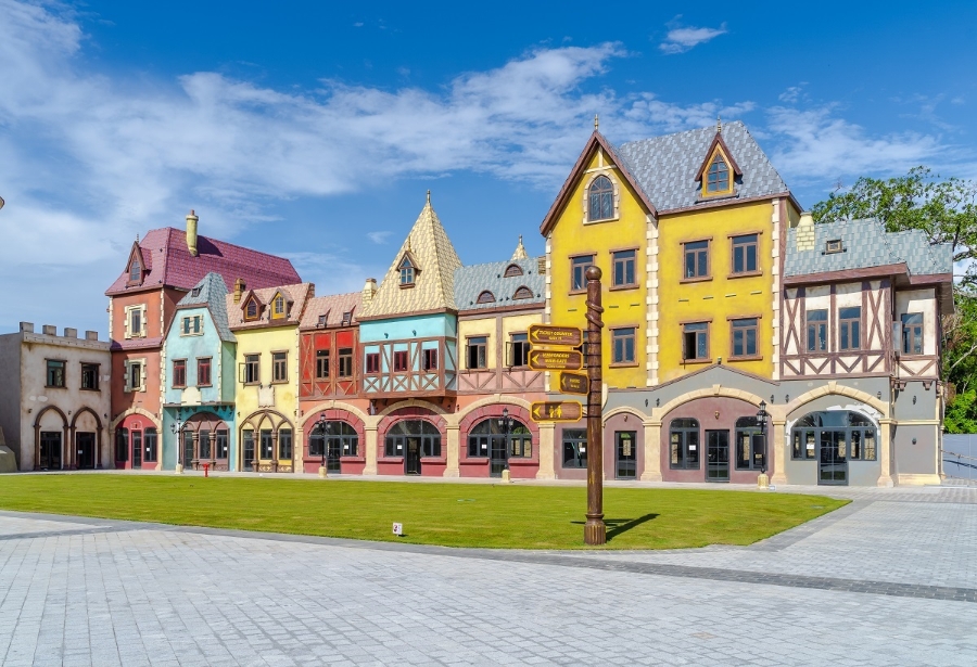 Mới đây, phân khu Greek Town tiếp tục được “trình làng” với các tiểu khu: Oia Village, Kazan Village và Cochem Village.