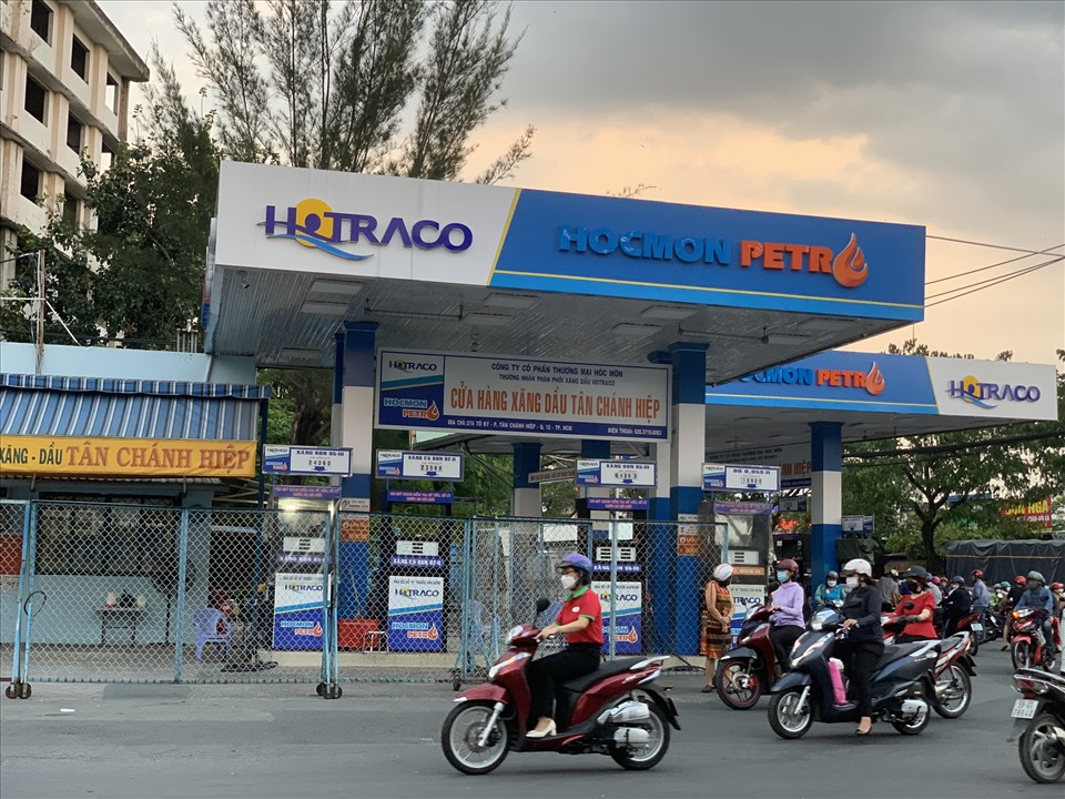 Một cửa hàng xăng dầu dừng hoạt động.