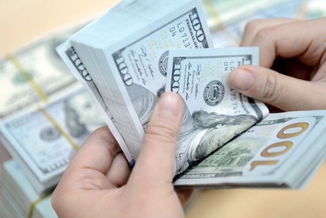 Các chuyên gia dự báo đồng USD tăng giá sẽ gây áp lực lên VND, tuy nhiên, VND giảm giá không quá 2% so với USD cho cả năm 2022.