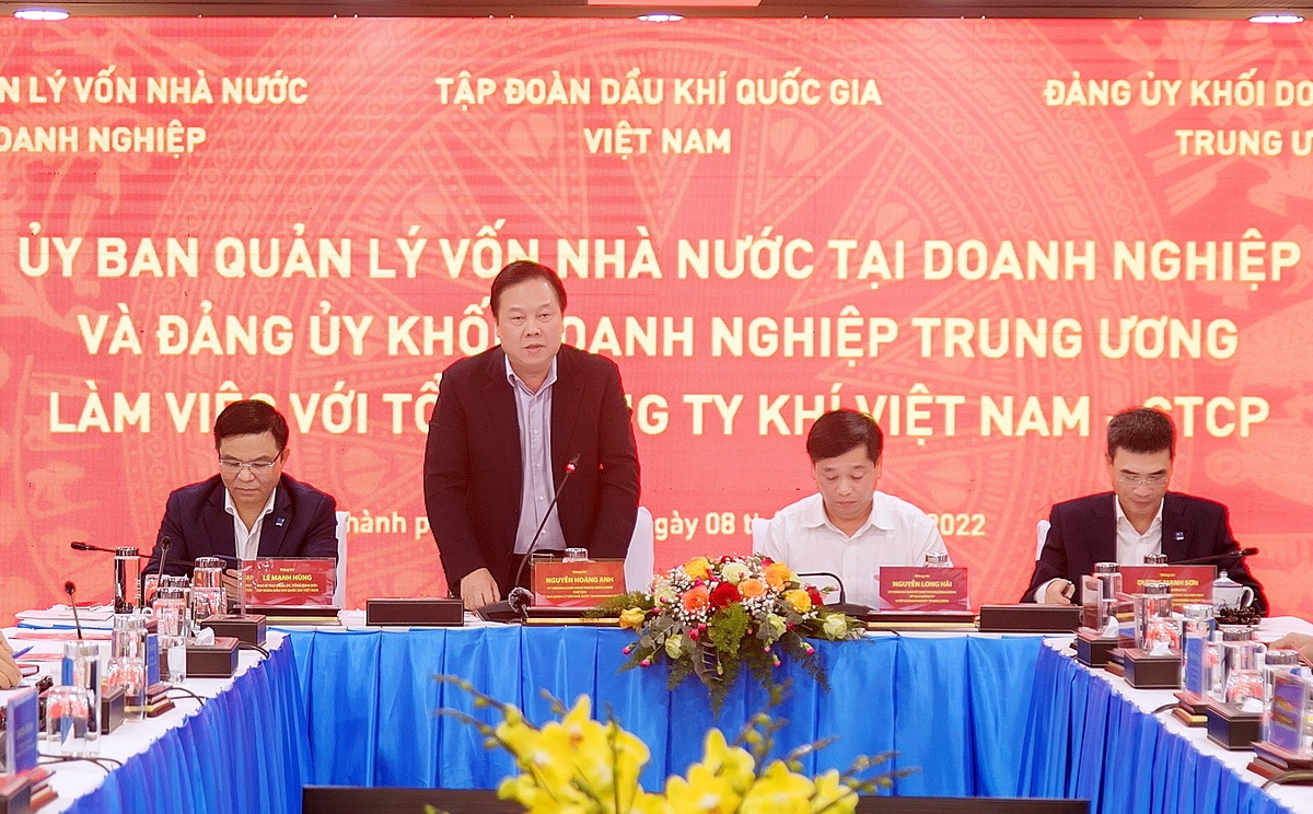 Đoàn Chủ tọa chủ trì Cuộc họp làm việc tại PV GAS ngày 8/2/2022.