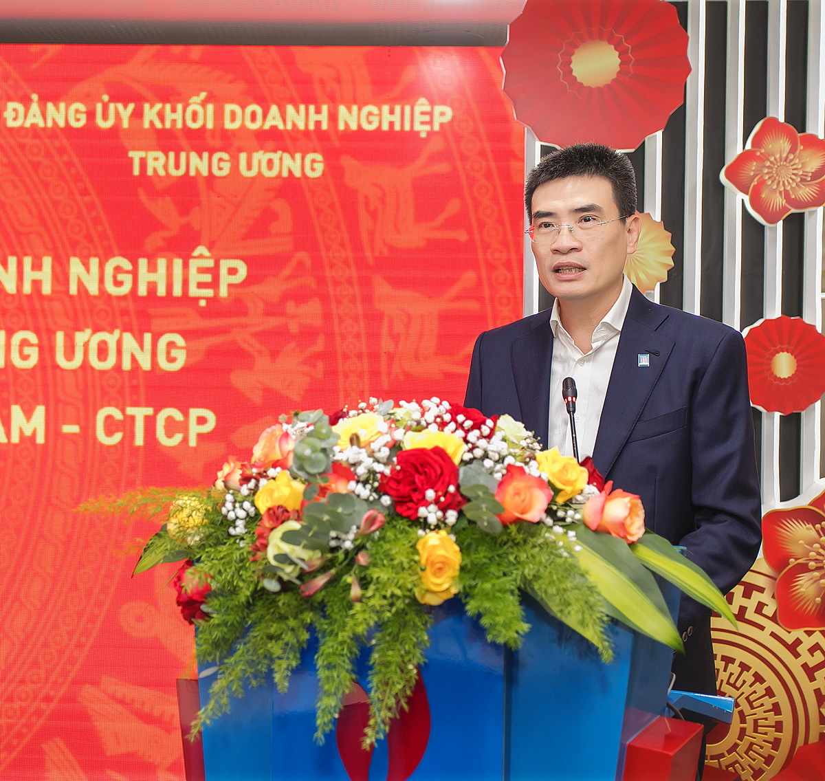 Đồng chí Dương Mạnh Sơn – Bí thư Đảng ủy, Chủ tịch HĐQT PV GAS phát biểu báo cáo kết quả công tác năm 2021, kế hoạch năm 2022 của PV GAS.