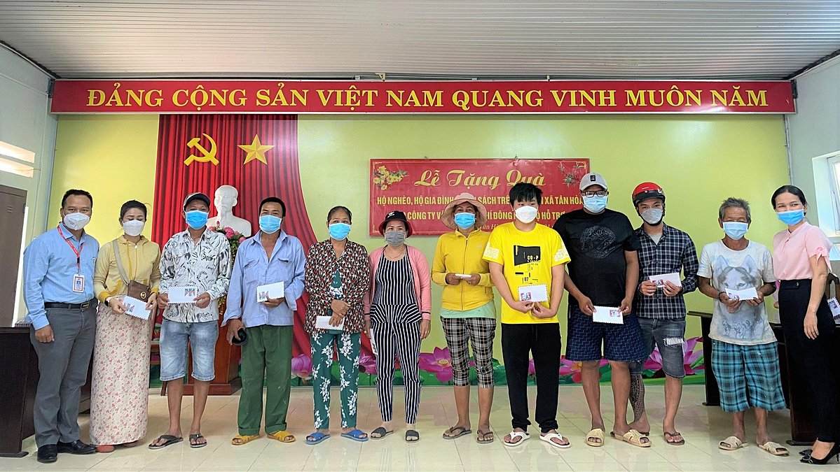 Chúc Xuân an vui, giúp đỡ các gia đình khó khăn và chịu tác hại của đại dịch Covid - 19.